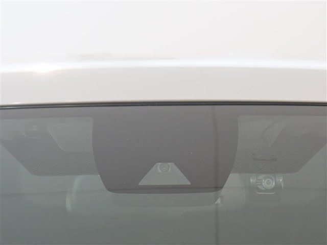 サポカーは、高齢運転者を含めたすべてのドライバーによる交通事故の発生防止・被害軽減対策の一環として、国が推奨する新しい自動車安全コンセプトです。詳しくは販売店スタッフまでおたずねください。