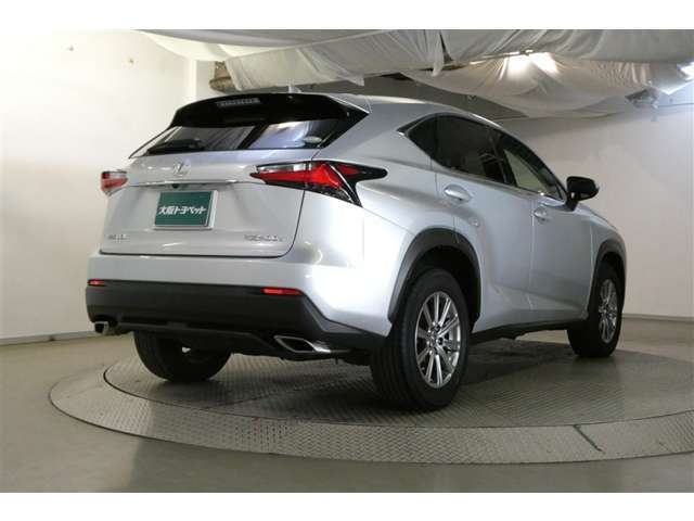 走りにこだわりながら収納力も持ち合わせたお車です。荷物を載せて軽快なドライブを楽しめますよ♪