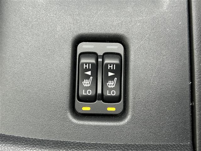 【シートヒーター】冬場のお供に。暖かいシートは女性には嬉しい機能ですね。