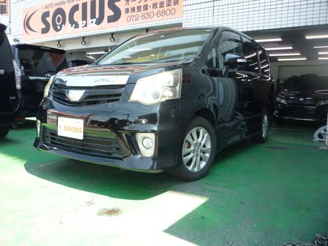 只今期間限定プレゼント実施中！当店でお車をご成約頂いたお客様に豪華カタログギフトをもれなくプレゼント！！生活雑貨やお食事券、食品、家具などをお選びいただけます！詳しくはスタッフまで！