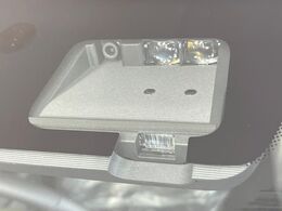 【三菱e-Assist】走行中に前方の車両等を認識し、衝突しそうな時は警報とブレーキで衝突回避と被害軽減をアシスト。より安全にドライブをお楽しみいただけます。