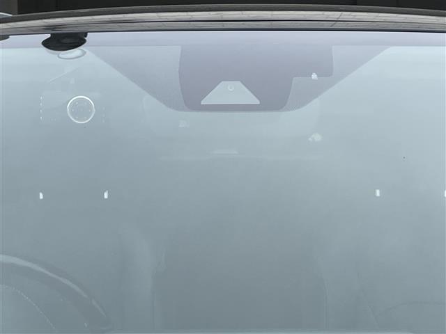 【衝突被害軽減ブレーキ】衝突軽減ブレーキ付き♪誤操作で万が一、前方の車に衝突しそうになった際に自動でブレーキが作動し衝突の被害を軽減します！