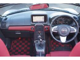 当社認証工場で大切なお客様のお車を2級国家資格を持った整備士が点検整備を致します。