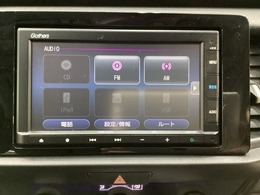 ナビゲーションはインターナビ対応のGathers純正メモリーナビを搭載しています。Bluetoothオーディオ機能がありますので、スマートフォンなどの音楽も再生できます。