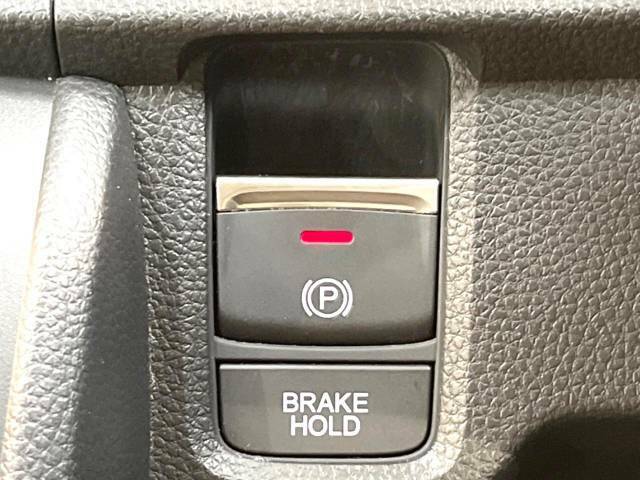 【問合せ：0749-27-4907】【オートブレーキホールド】信号待ちや渋滞で停車時にブレーキから足を離しても、停止状態を保持してくれます。前進するときはアクセルを踏めば自動で解除されるので安心♪