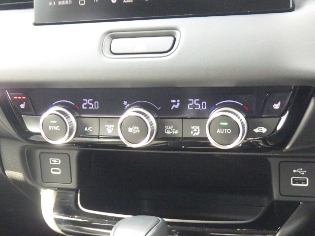 ★オートエアコン★ 好みの温度を設定するだけで風向きや風量を自動でコントロールします（*＾ー＾*）いつでも快適な温度でお過ごしください♪