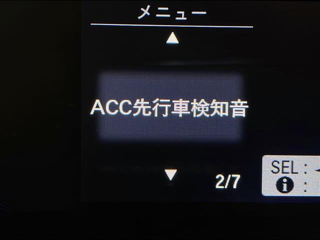 【ETC】有料道路を利用する際に料金所で停止することなく通過できる、ETC車載器（ノンストップ自動料金収受システム機器）が装備されています。セットアップを行うことで利用可能になります。
