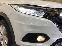 【LEDヘッドライト】ディスチャージヘッドライト（HID）と同等の明るさで、夜道や雨天走行が明るく視界良好！！　フォグライトも装備で、安心感さらにUPです♪安心ドライブを楽しんで下さい♪