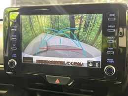 【バックカメラ】駐車時に後方がリアルタイム映像で確認できます。大型商業施設や立体駐車場での駐車時や、夜間のバック時に大活躍！運転スキルに関わらず、今や必須となった装備のひとつです！