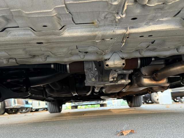 下廻りの防錆塗装【鎧】やマフラーの耐熱シルバーコーティングも施行可能ですのでご相談下さい♪