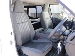 ウッドリム専用のシートカバー付きになっております！！ かっこよさもあり内装も統一感がありますね♪