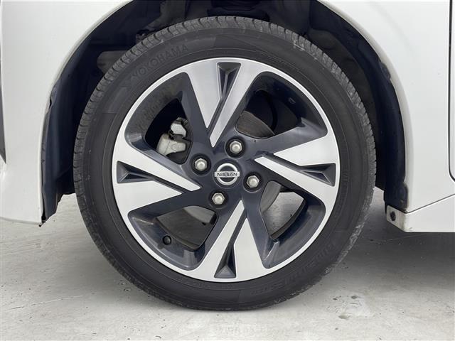 【純正15インチアルミホイール】専用のアルミなので、お車のイメージにぴったり！！社外のアルミやスタッドレスタイヤも取り扱いございます！！ドレスアップもカスタマイズもお任せください！！