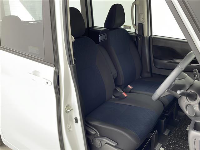 【運転席】座り心地が良いシートなので長時間の運転でも快適にお過ごしいただけます。新品のフロアマットのご注文も可能です。掲載箇所以外にご希望の写真がございましたらお気軽にお問い合わせ下さい。