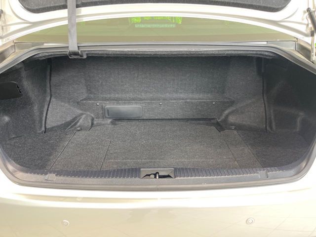 普段のお買い物や通勤、送迎等に十分な荷室スペースを確保しております。
