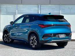 弊社は試乗も行っており、ひとたび試乗すれば、立ち上がりから実感できる、スムーズな加速。最大出力は、150kW（204PS）、最大トルク310N・mありそれを可能にしているのが「ブレードバッテリー」です