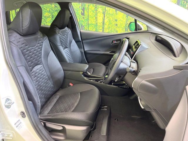 運転席シート廻りは使用感も少なく、良好な状態となっています。丁寧に使われていたことがよくわかりますね。