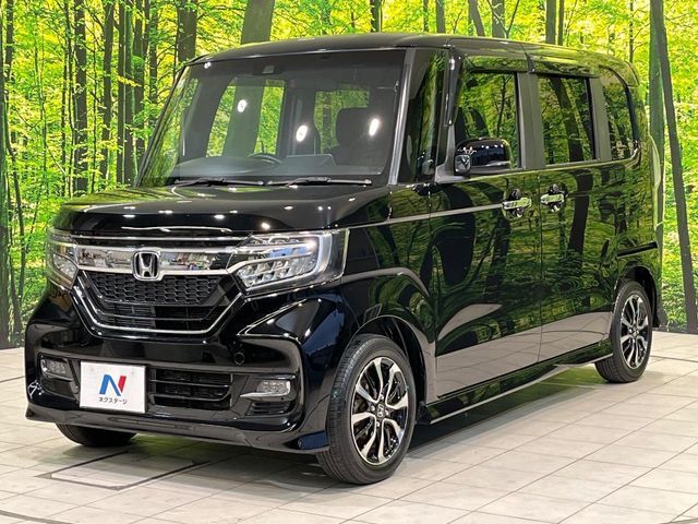 高透明度のガラス皮膜で撥水はもちろん、上質なツヤ・光沢を実現。紫外線や酸性雨から大切な愛車を保護し、色あせ・劣化を防止。「弾スプラッシュコート」、「弾プリミッサコート」からお選びいただけます。