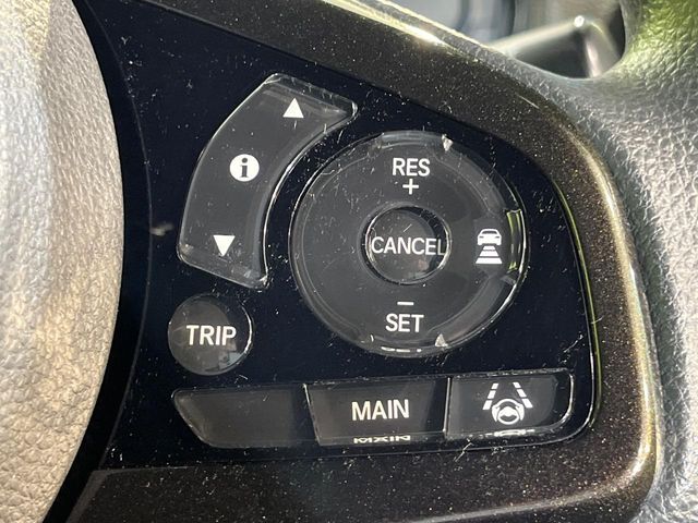 【アダプティブクルーズコントロール】高速道路での長距離走行が楽に！！自動で速度を保つクルーズコントロールが、衝突軽減システムと連携し、前方の車両を感知して車間を保つように速度調節してくれます！！