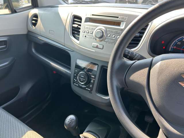 こちらの車両は掲載一例ですのでお客様のお好みのグレード・カラー・オプションがお選び頂けます♪内外装に装着されているオプションは本体価格には含みませんのでご希望のオプションに関してはお申し付け下さい♪