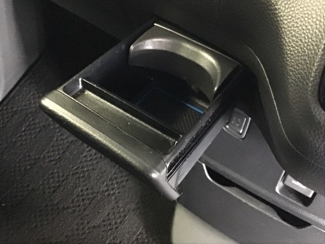 収納タイプのドリンクホルダーは不要な時しまっておけます