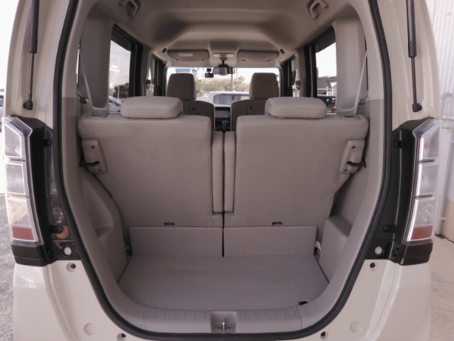 ◆フル乗車でもしっかり荷物を収納出来るラゲッジスペースです。普段の買い物でしたらしっかり積める十分な荷室スペースが確保されています。