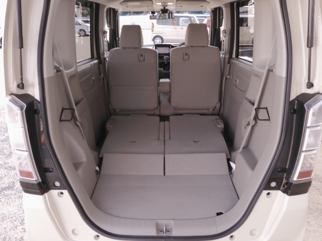 ◆リアシートを使用しない時はこの通り更に広々ラゲッジスペースの出来上がりです、たくさんの荷物が積み込み可能です！