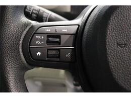 ステアリングリモコン：運転中でもオーディオ操作が手元で行えますよ～♪