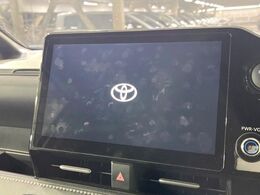 【10.5インチナビ】高級感とインパクトのある大画面ナビを装備。各種オーディオ操作はもちろん、スマホ連携もできる利便性の高いナビです♪
