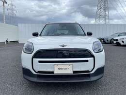 ご納車前には、MINIを熟知したメカニックによる100項目の点検・整備を行います。不具合箇所、交換時期に達している部品に関しましては、全て当社負担で交換してからのご納車となります。
