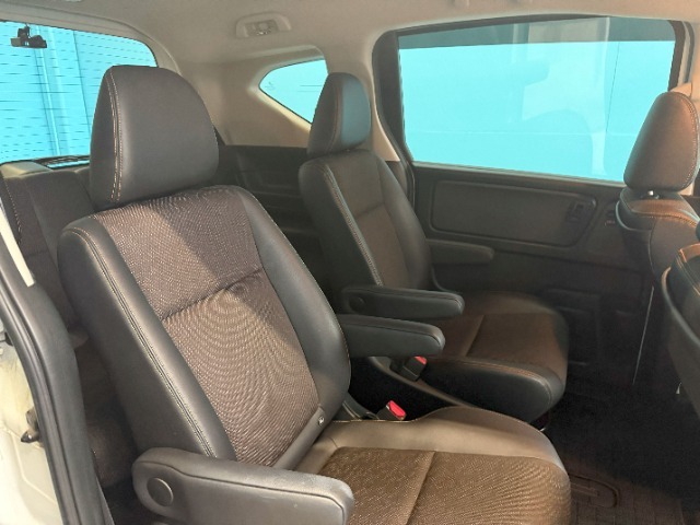 セカンドシートはキャプテンシートになっております♪