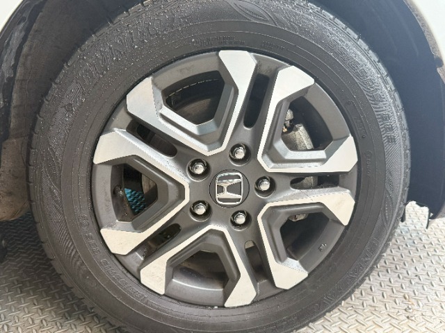 純正アルミホイールのお写真です。オシャレは足元からですね♪