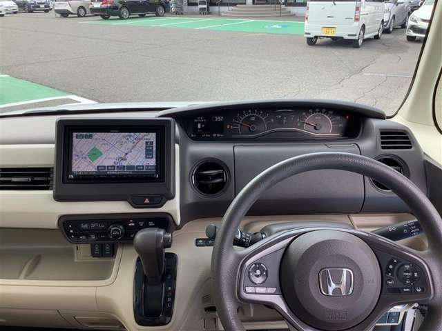 万が一の時には、全国約5000ヵ所のトヨタテクノショップで保証修理が受けられますので、遠方へのご旅行もご安心下さい。