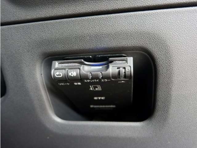ETC車載器を装備。