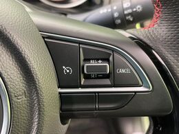 【クルーズコントロール】高速道路もラクラク走行。アクセルを離しても一定速度で走行ができ、長距離運転時の負担を軽減！加速・減速も簡単なスイッチ操作で調整できます。