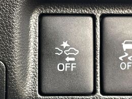 【スマートアシスト】走行中に前方の車両等を認識し、衝突しそうな時は警報とブレーキで衝突回避と被害軽減をアシスト。より安全にドライブをお楽しみいただけます。