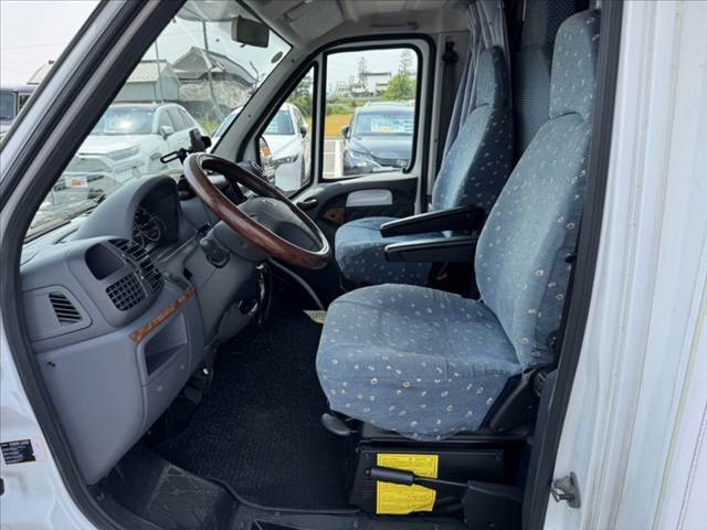 納車整備ついても第三者機関の指定工場で分解記録(法定整備)を実施し、車検を基準に不具合箇所、消耗部品は改善して納車させていただきます。