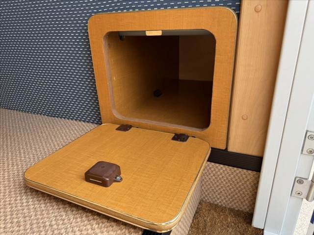ネット、業販販売専門店の特性上、突然売約済みになる事も御座います。ご容赦頂きますようよろしくお願い致します。