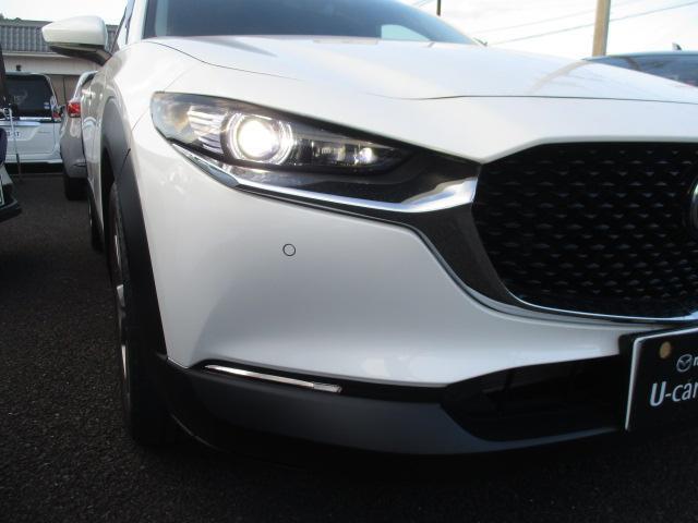アダプティブ・LED・ヘッドライト！夜間走行時に先行車や対向車の状況を車が判断。ヘッドライトの照射範囲や明るさを自動的に変化させるシステムです。