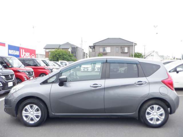 内外装およびエンジンル-ムなど専用クリ-ニング致します。車両クリ-ニングのプロが施工致しますので！高品質な1台に蘇りますよ♪（全在庫無料施工）