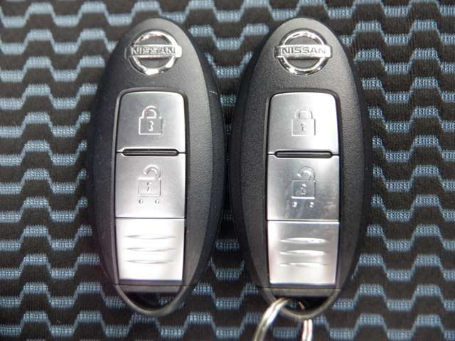 『インテリジェントキ-』機械的な鍵を使用せずに車両のドアの施錠/解錠、エンジン始動が可能なシステムです！