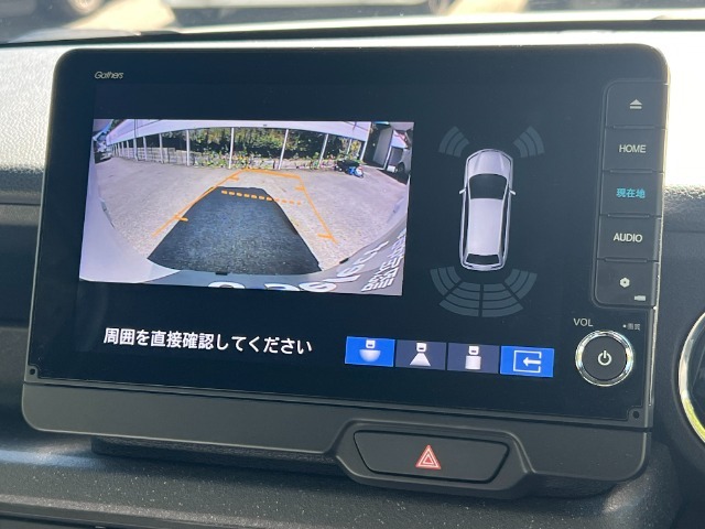 バックで駐車するのは苦手・・・。というそんなあなたでもご安心していただけるハズ！！安心のバックモニター付です☆