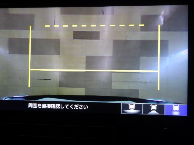 バックカメラの画像です。車庫入れの安心感がアップしますね☆