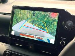 【バックカメラ】駐車時に後方がリアルタイム映像で確認できます。大型商業施設や立体駐車場での駐車時や、夜間のバック時に大活躍！運転スキルに関わらず、今や必須となった装備のひとつです！