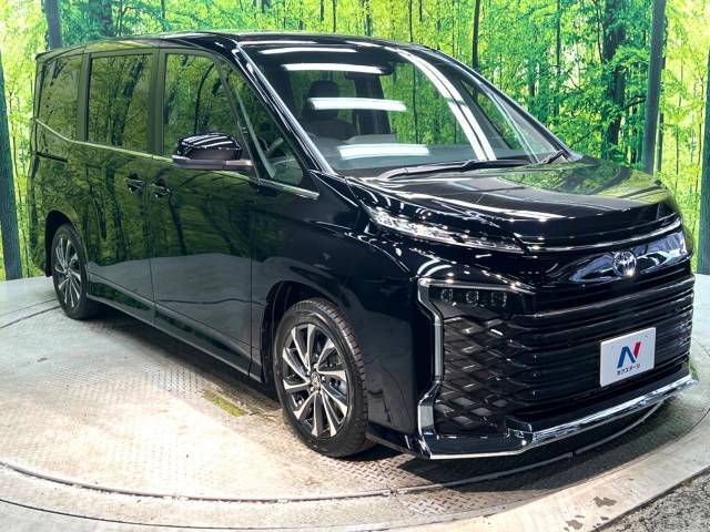 大好評のボディコーティング「弾スプラッシュコート」もご納車までに施工可能。通常のガラスコートと異なる、耐久年数6年の無機質ガラスコーティングが、ボディをキレイな状態に保ってくれます。