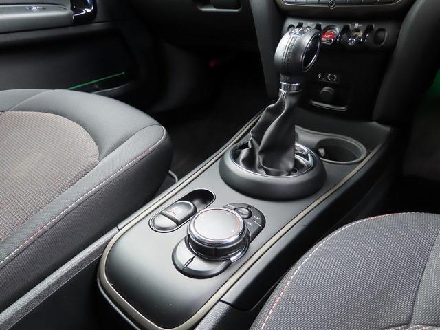 ACC/インテリS/タッチスクリーンNEWiDriveナビ/Bカメラ/BTオーディオ/スマキー/アイドリングSTOP/LEDヘッド/FRフォグ/PWバックドア/ルーフレール/Cソナー/禁煙車/記録簿/