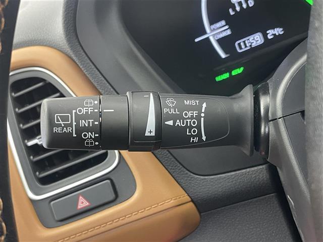 気になる車はすぐにお問い合わせください！画面右側の0066から始まる無料ダイヤルからお問い合わせ下さい！専門スタッフがお車のご質問にお答えいたします！