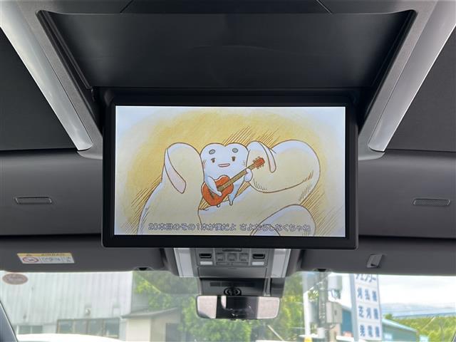 後部座席操作部の画像です。店舗にて現車の確認もいただけますので、お電話で在庫のご確認の上是非ご来店くださいませ！！！ワクワクするクルマ選びをご提案します！