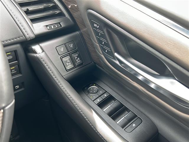 窓操作部の画像です。店舗にて現車の確認もいただけますので、お電話で在庫のご確認の上是非ご来店くださいませ！！！ワクワクするクルマ選びをご提案します！