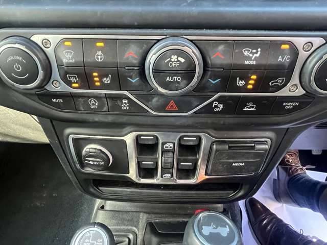 すっきりしていてシンプルな使い勝手の良い配置になっております