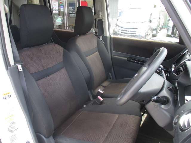 ひじ掛けが付いて運転が楽です